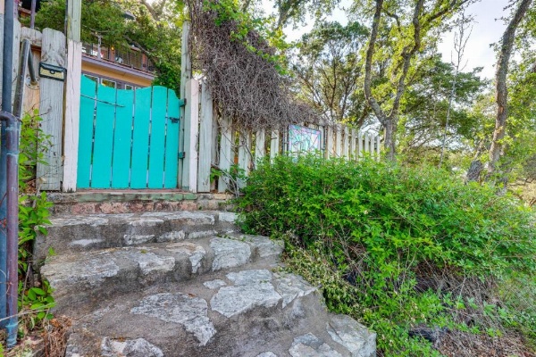 Tastefully Exotic Apt with Patio - Walk to Canyon Lake image 17