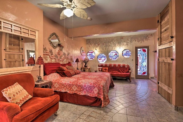 Tastefully Exotic Apt with Patio - Walk to Canyon Lake image 26
